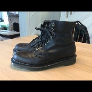 1460 Harvest Pascal Dr Marten boots. Unisex Men’s 8/ Women’s 9 Dark black